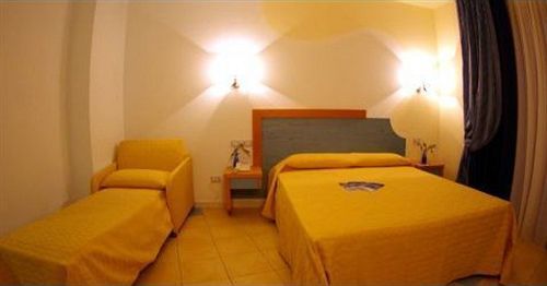 Montauro Hotel Club Cala Longa المظهر الخارجي الصورة