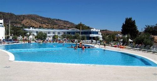 Montauro Hotel Club Cala Longa المظهر الخارجي الصورة